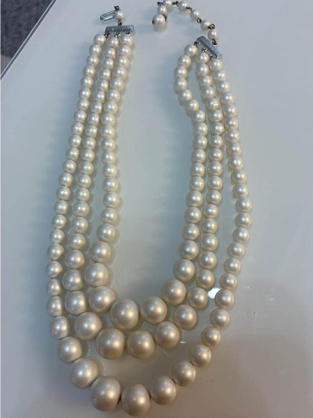 Japan Classic Multi-Strand Pearl Necklace - White - Picture 4 of 7